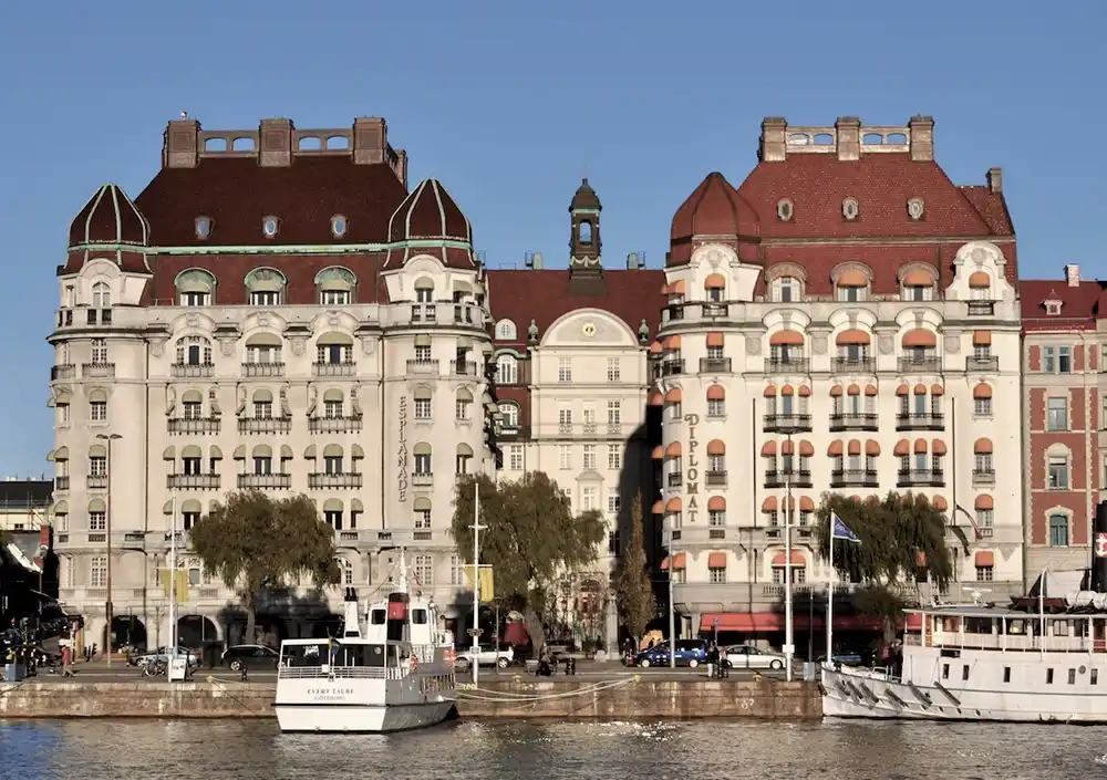 7A Strandvägen - Utvalda salonger →
