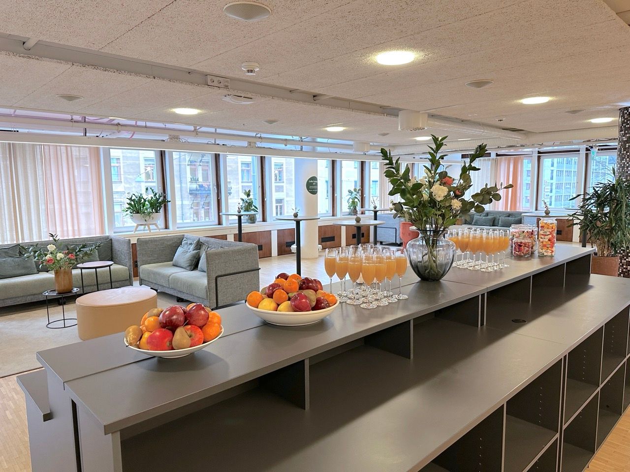 Loke Lounge - up to 300 people.